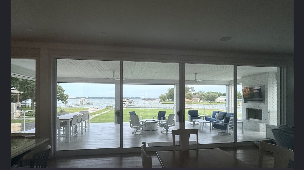 Horizon View specialist detailing window sills and tracks on a Dallas residence